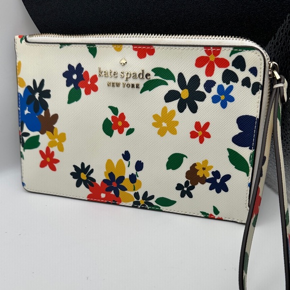 NWOT Kate Spade White Floral Clutch - Picture 3 of 7